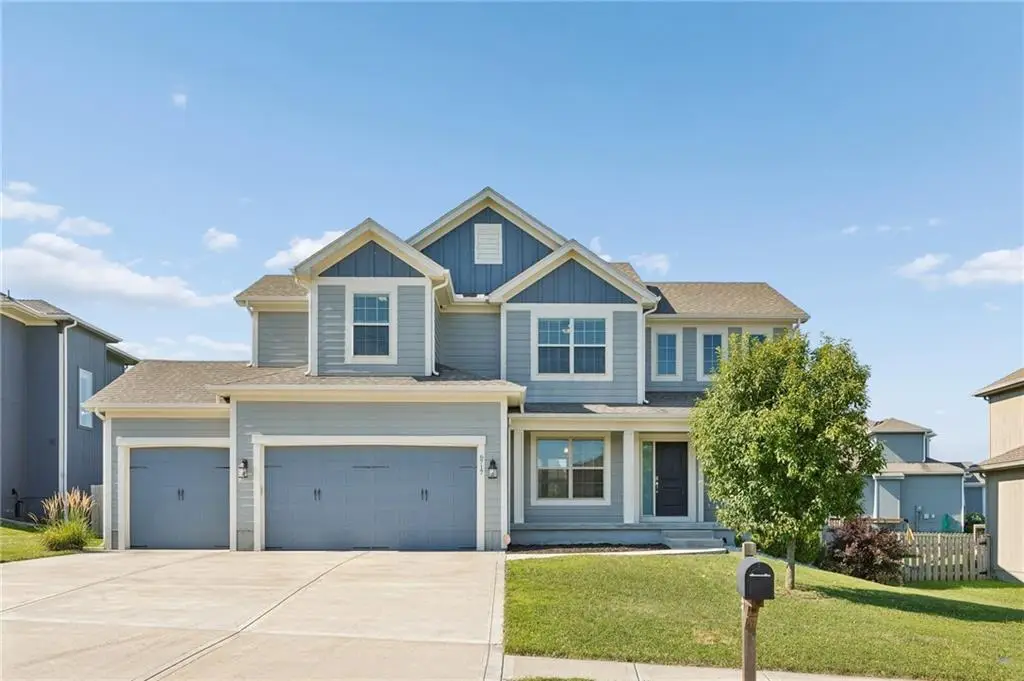 6717 NW 104th Terrace, Kansas City, MO 64154 - #1