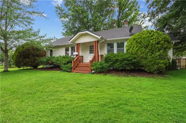 8660 Robinson Street, Overland Park, KS 66212