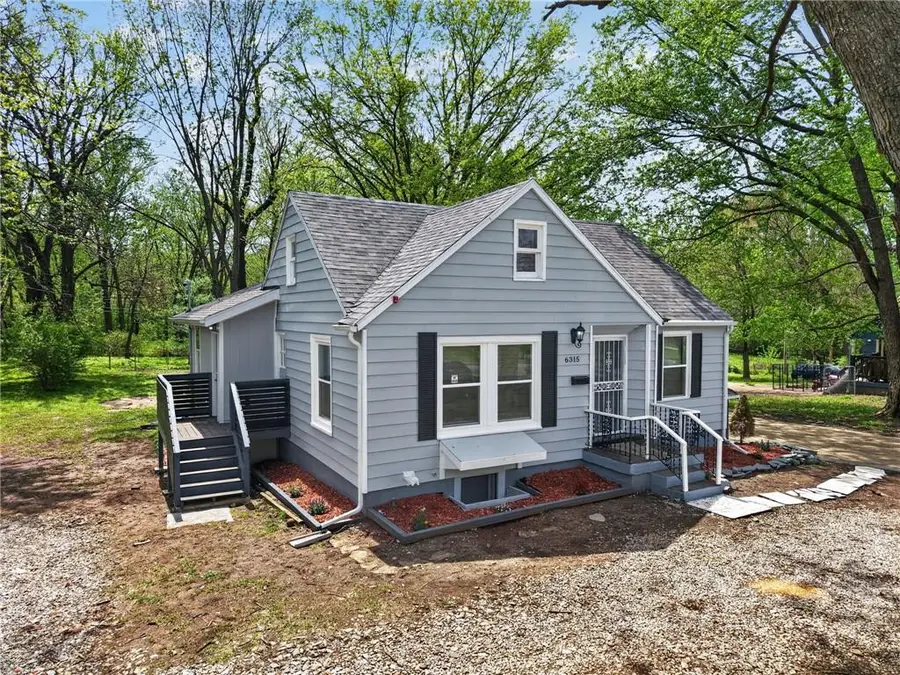 6315 E Red Bridge Road, Kansas City, MO 64134 - #2