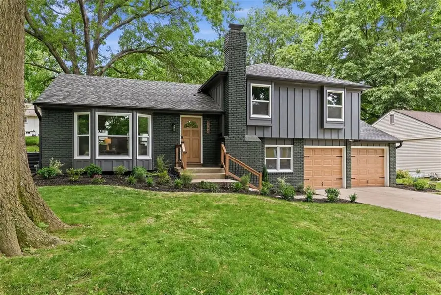 9724 Slater Lane, Overland Park, KS 66212 - #2