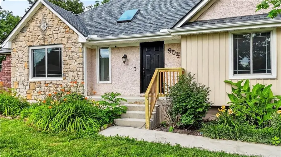904 SW 44th Street, Blue Springs, MO 64015 - #2