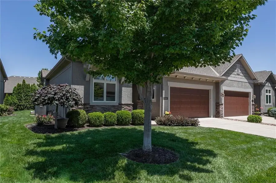 19616 W 100th Terrace, Lenexa, KS 66220 - #2