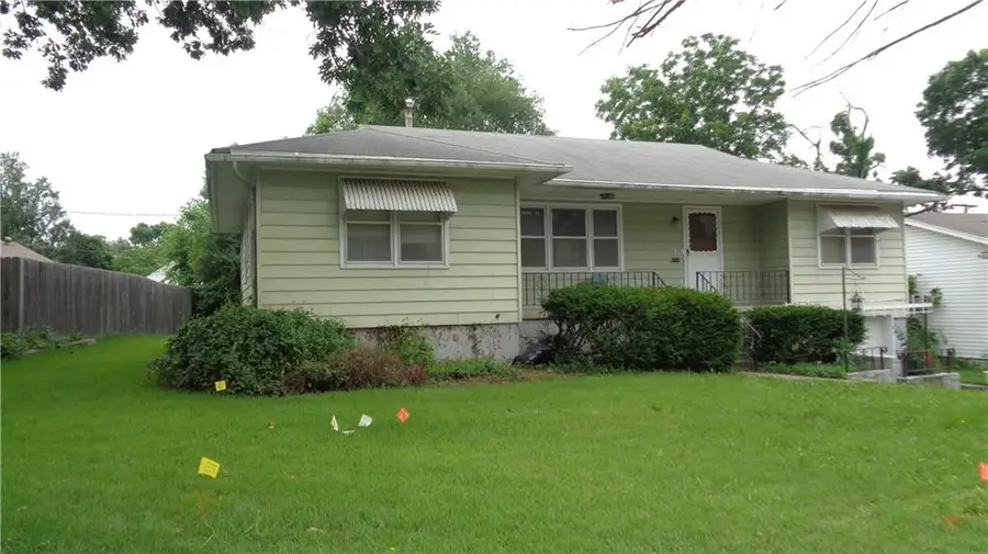 305 S Mitchell Street, Warrensburg, MO 64093 - #3