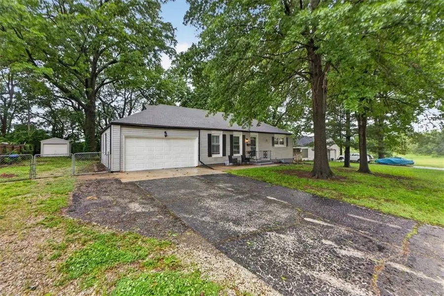9504 Bennington Avenue, Kansas City, MO 64134 - #3