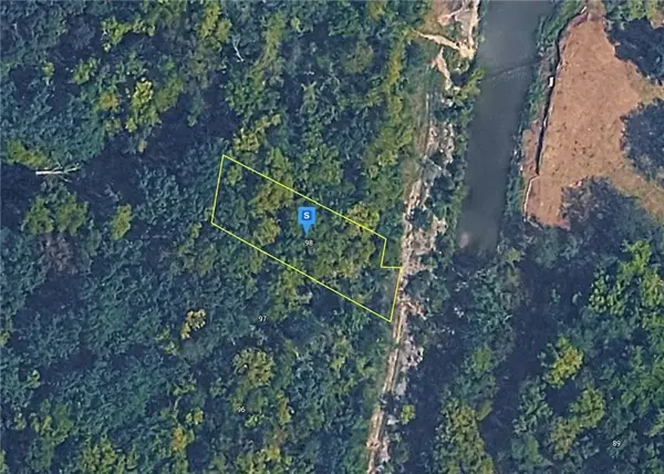 98 Lake Shore Drive, Lake Lotawana, MO 64086