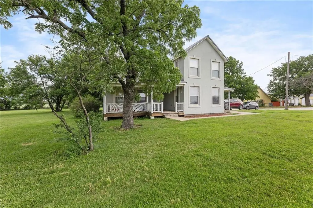 2116 31 Highway, Waverly, KS 66871 - #1