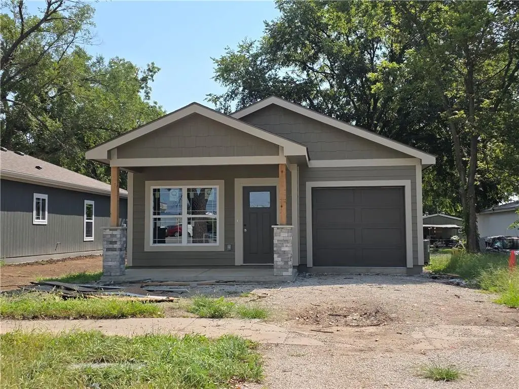 121 S Cedar Street, Ottawa, KS 66067 - #1