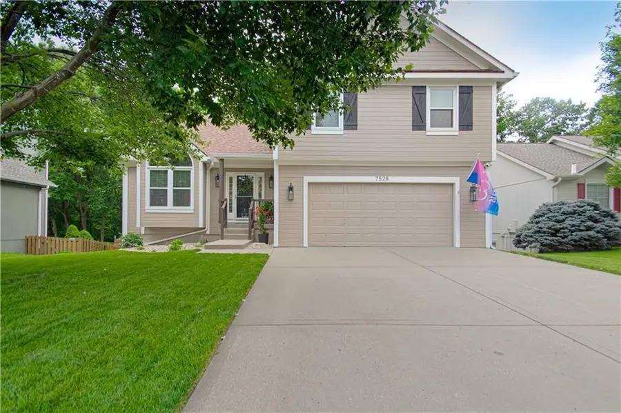 7528 N Tullis Avenue, Kansas City, MO 64158 - #2