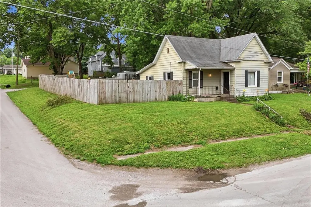 511 E North Main Street, Richmond, MO 64085 - #1