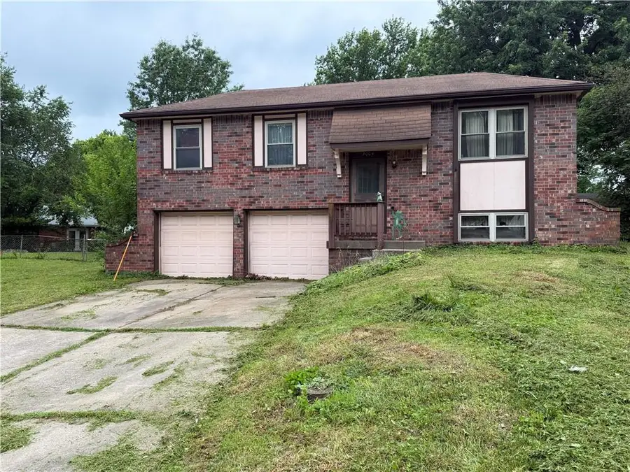 3004 NW Milford Place, Blue Springs, MO 64015 - #2