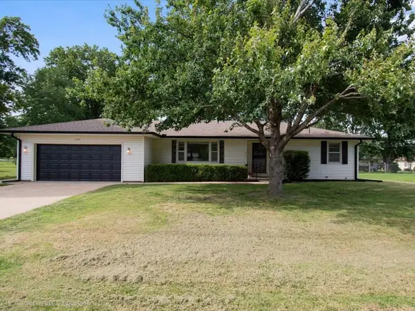 1605 E Franklin Street, Clinton, MO 64735