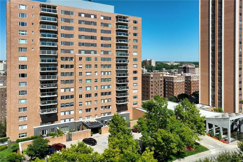 221 W 48th Street #803, Kansas City, MO 64112 - #1