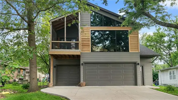 403 W Kaskaskia Street, Paola, KS 66071