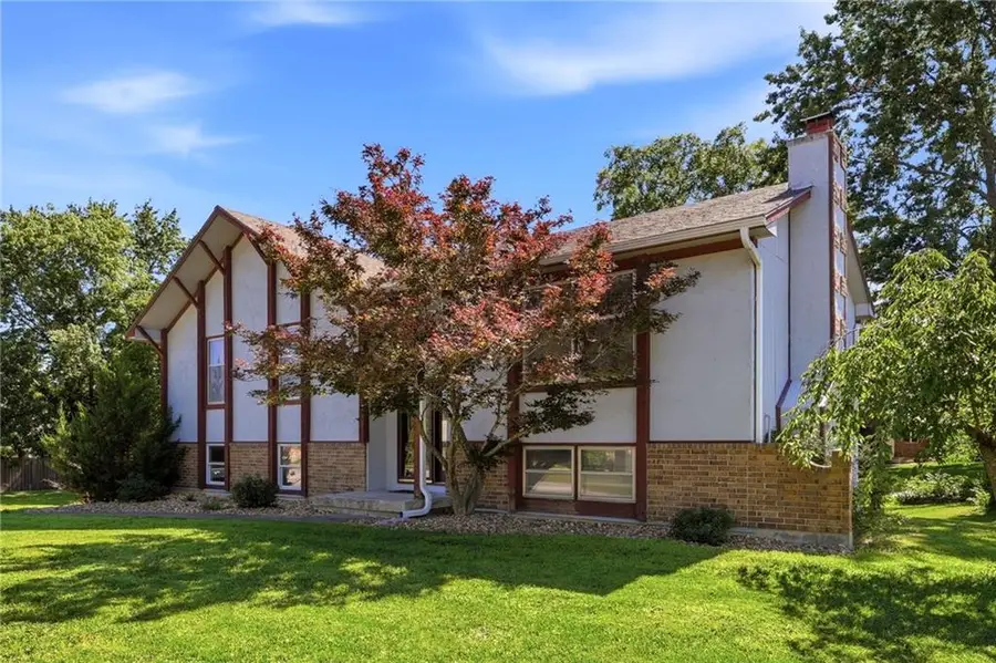 1424 Woodlawn Drive, Warrensburg, MO 64093 - #2