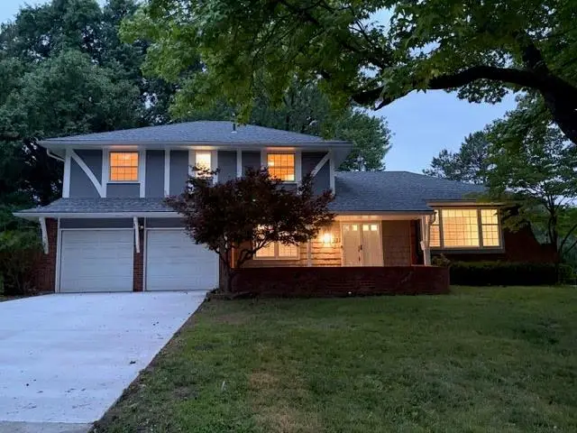 107 W 104th Street, Kansas City, MO 64114 - #2