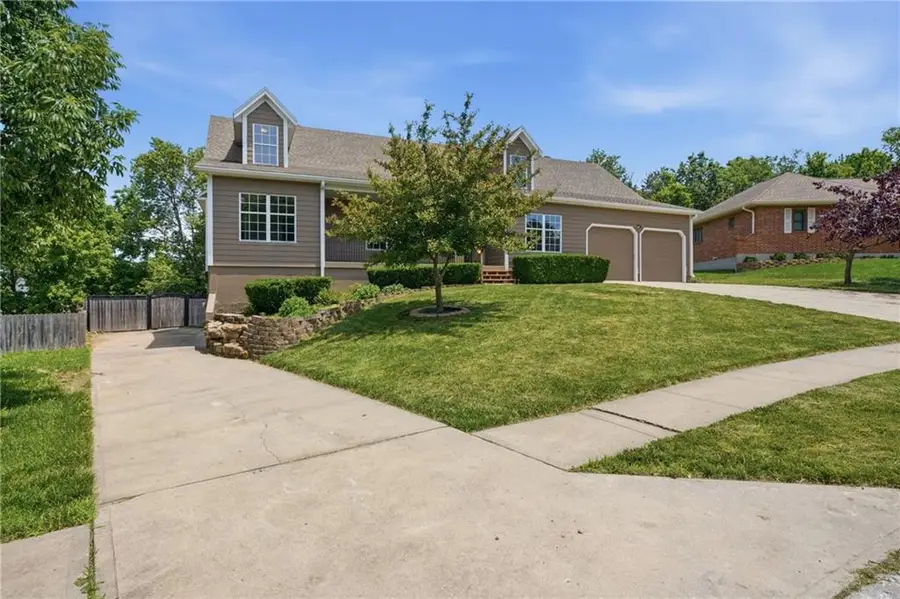 12104 E 78th Terrace, Kansas City, MO 64138 - #2