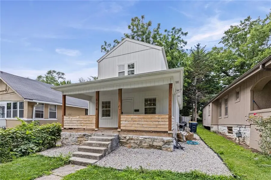 6214 Tracy Avenue, Kansas City, MO 64110 - #2
