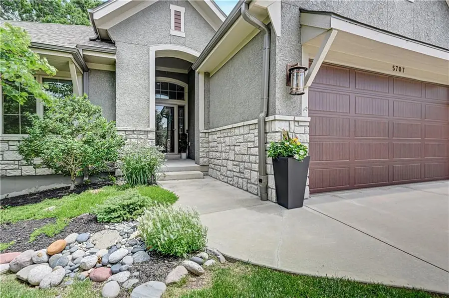 5707 Constance Street, Shawnee, KS 66216 - #3