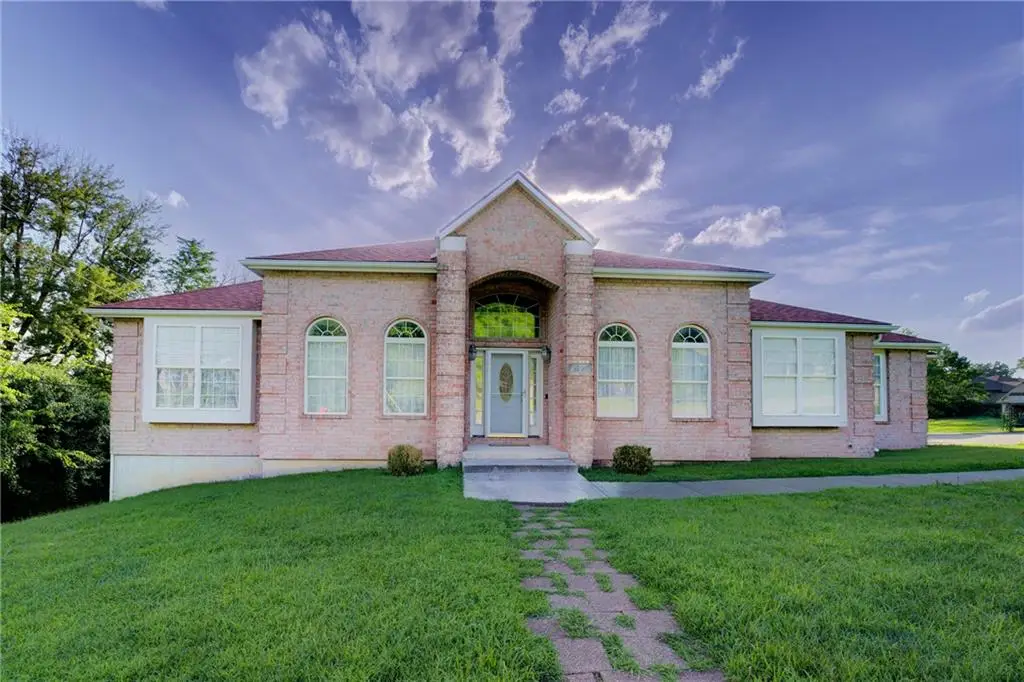 7430 Manchester Avenue, Kansas City, MO 64133 - #1