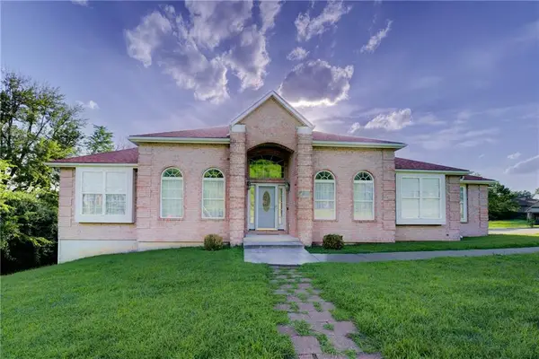 7430 Manchester Avenue, Kansas City, MO 64133