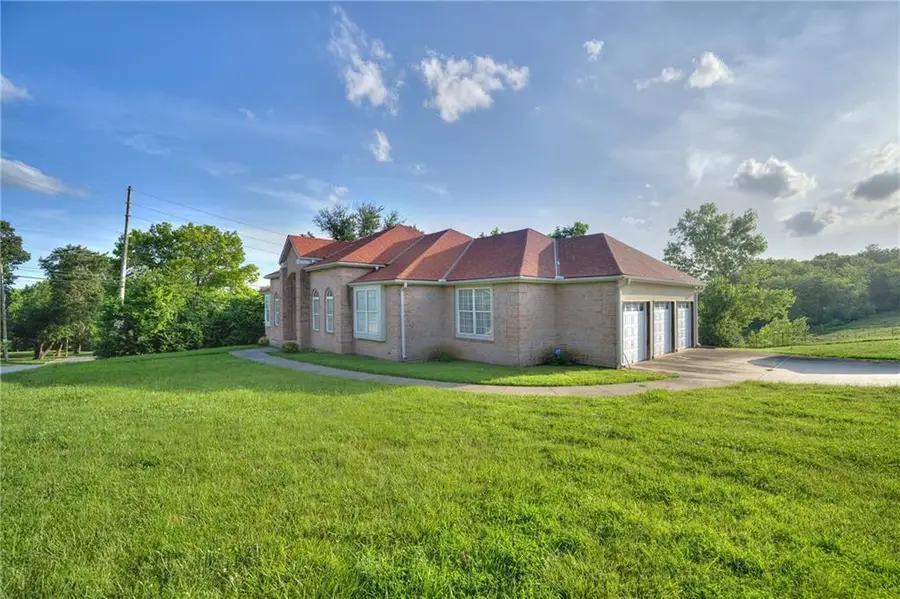 7430 Manchester Avenue, Kansas City, MO 64133 - #2