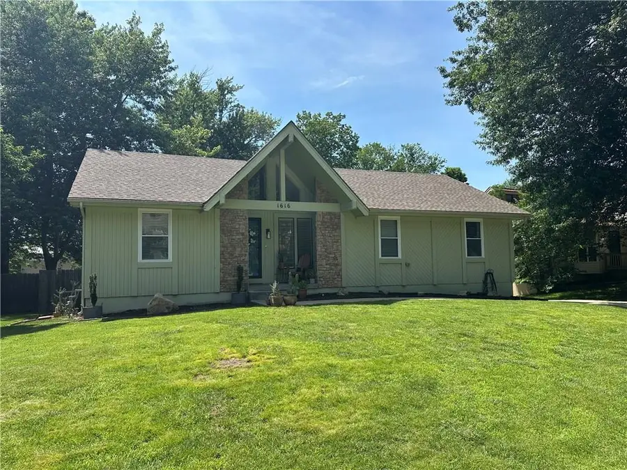 1616 NE Ridgeview Drive, Lees Summit, MO 64086 - #2