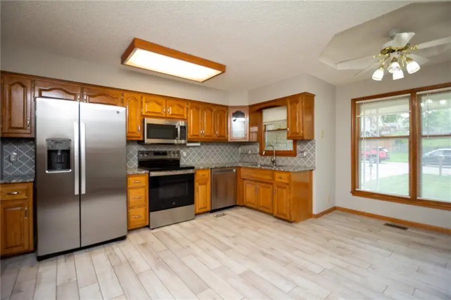 1213 Milwaukee Street, Excelsior Springs, MO 64024 - #3