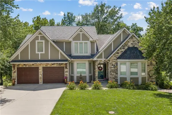 4208 NE Courtney Drive, Lee's Summit, MO 64064