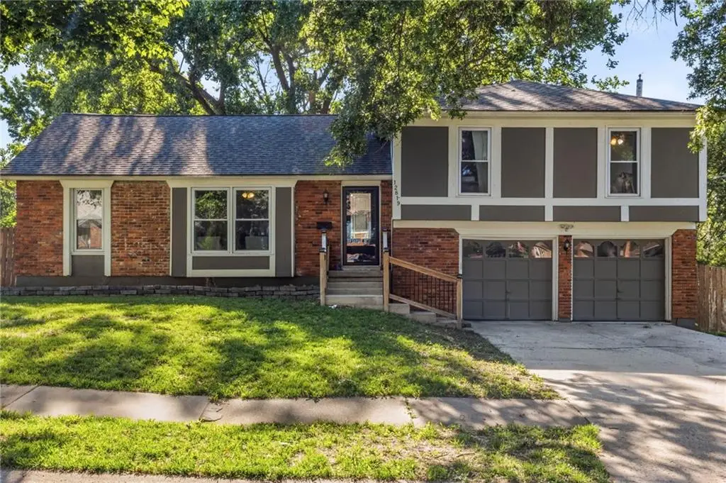 12819 Cambridge Avenue, Grandview, MO 64030 - #1
