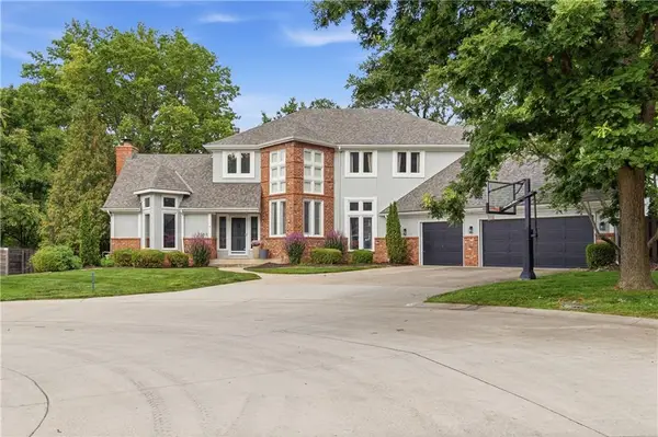 7505 El Monte Circle, Prairie Village, KS 66208