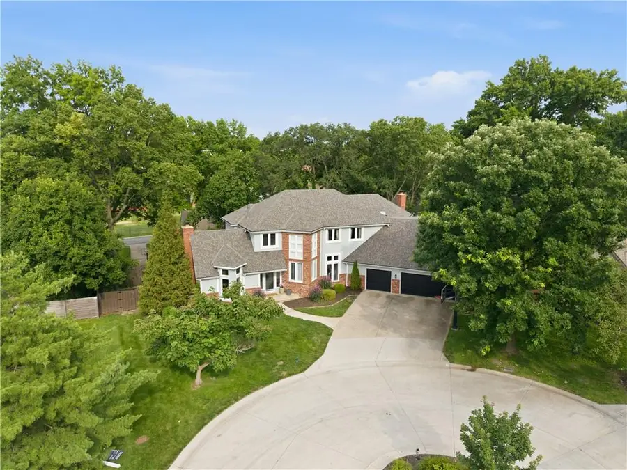 7505 El Monte Circle, Prairie Village, KS 66208 - #3