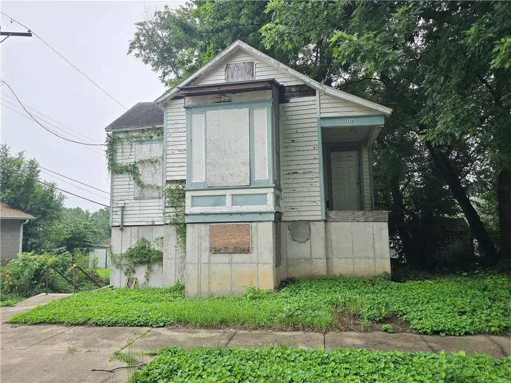 114 E Saint Paul Street, Saint Joseph, MO 64505 - #1