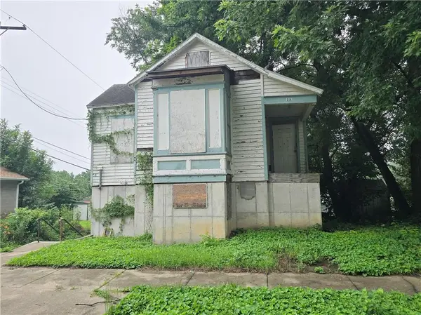 114 E Saint Paul Street, St Joseph, MO 64505