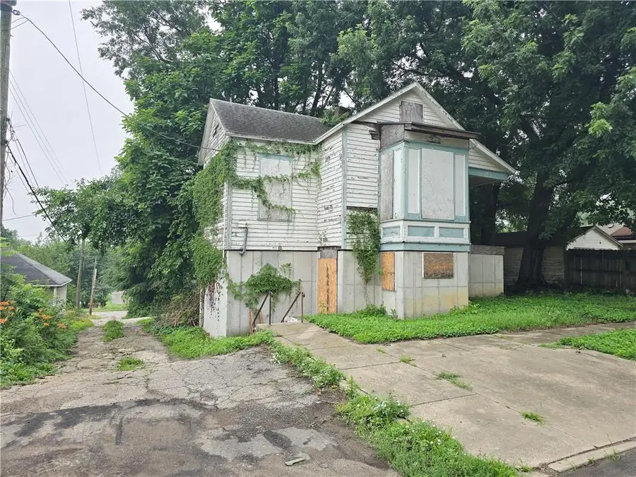 114 E Saint Paul Street, Saint Joseph, MO 64505 - #2