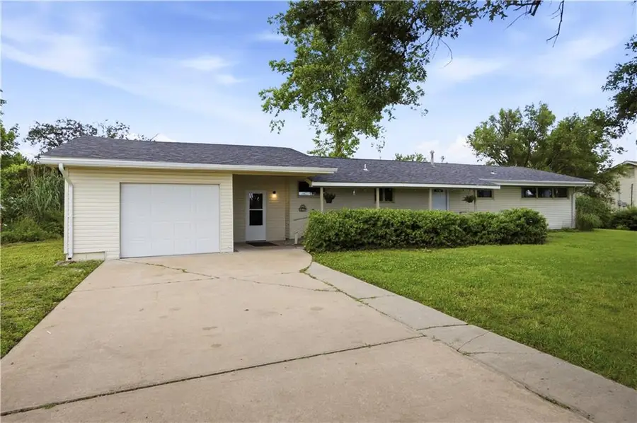 1116 N 3rd Street, Fredonia, KS 66736 - #3