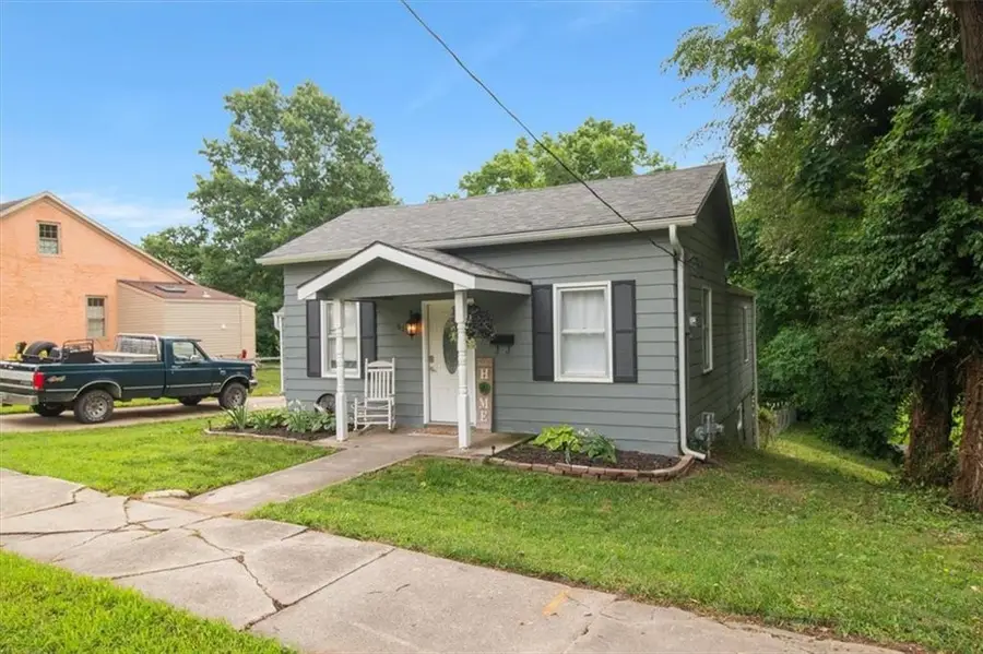 615 Highland Avenue, Lexington, MO 64067 - #2