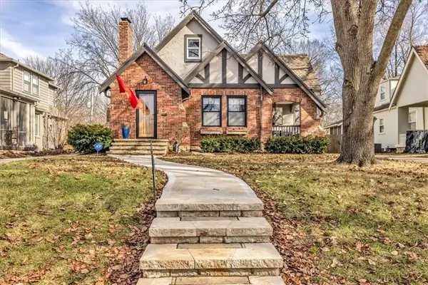 7547 Grand Avenue, Kansas City, MO 64114