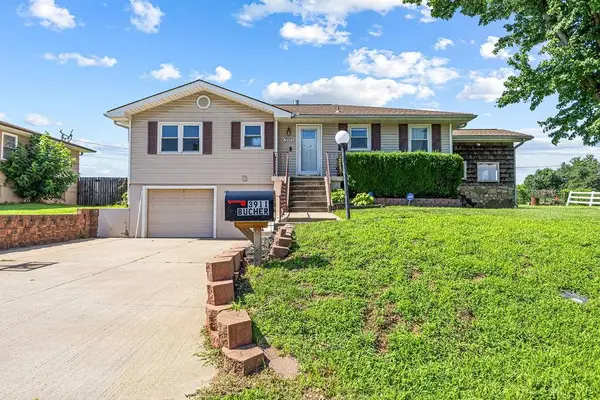 3911 Bucher Drive, St Joseph, MO 64503