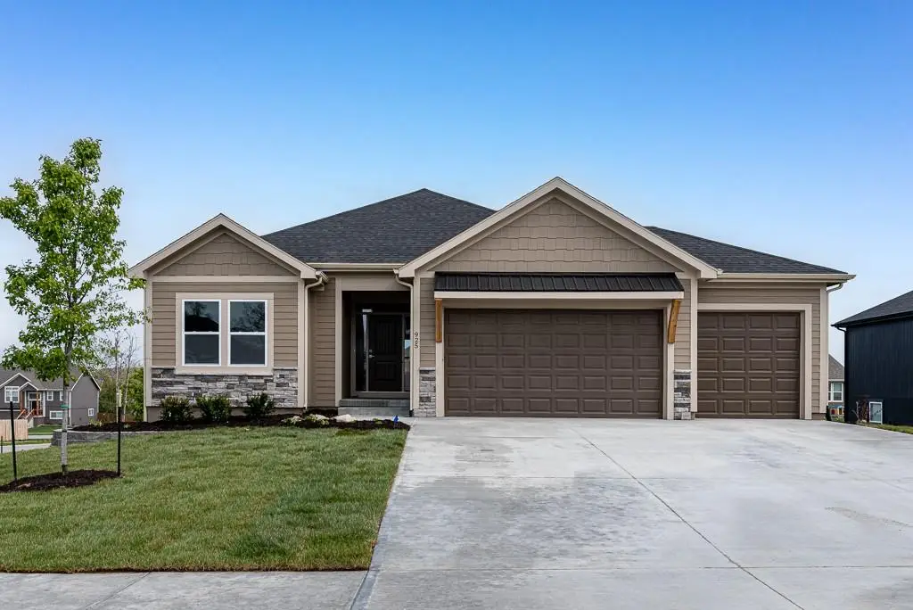 15601 Austin Court, Basehor, KS 66007 - #1