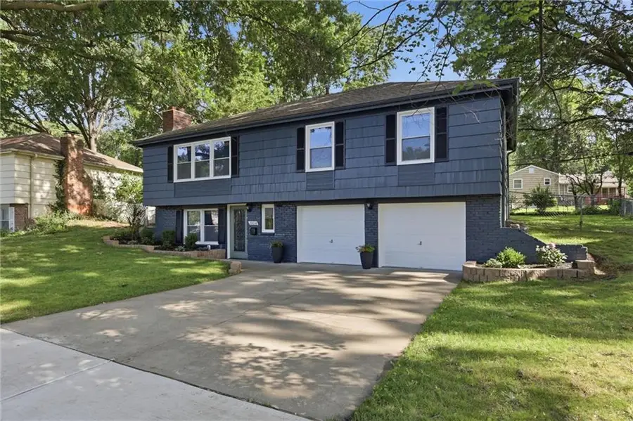 10014 Moody Park Drive, Overland Park, KS 66212 - #2