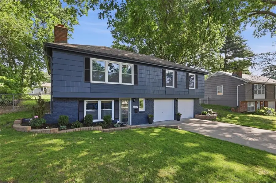 10014 Moody Park Drive, Overland Park, KS 66212 - #3