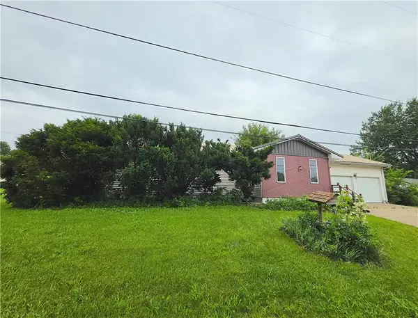 218 Warren Avenue, Garnett, KS 66032