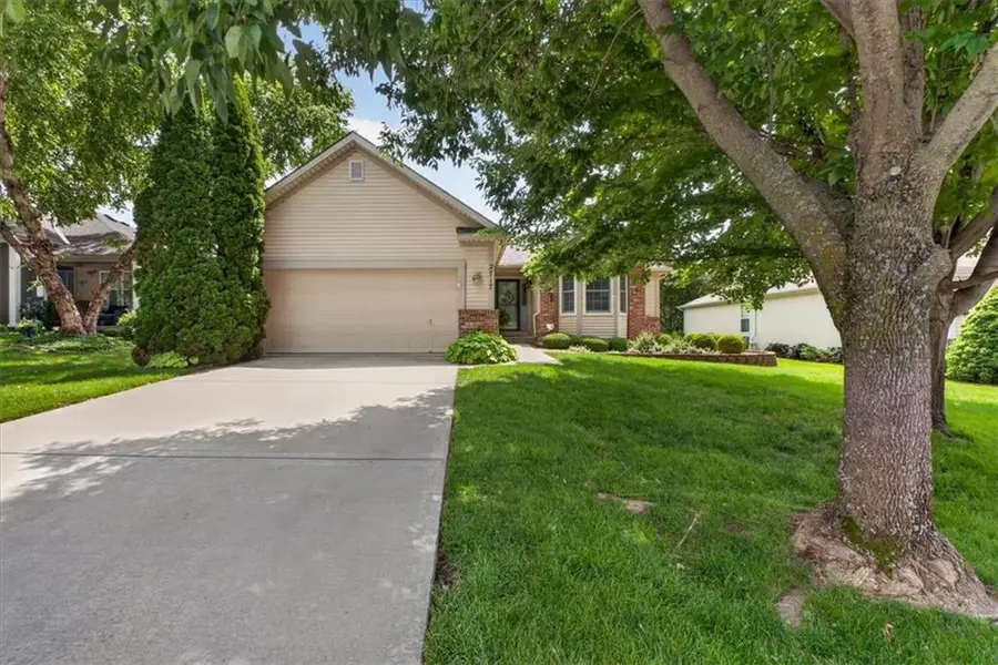 2717 S Woodbury Drive, Independence, MO 64055 - #2