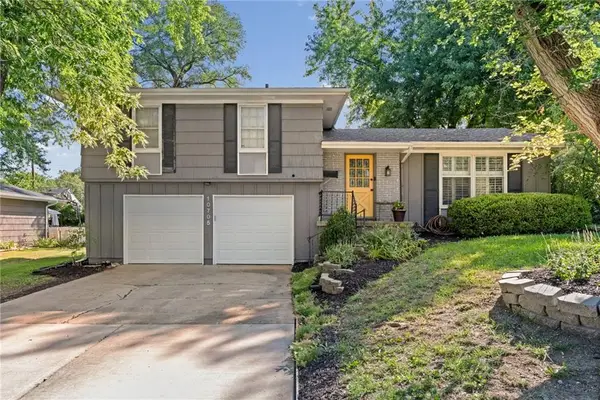 10705 Walrond Avenue, Kansas City, MO 64137