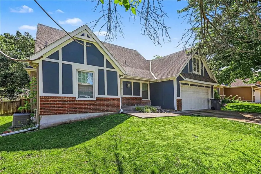 2118 S Central Street, Olathe, KS 66062 - #3
