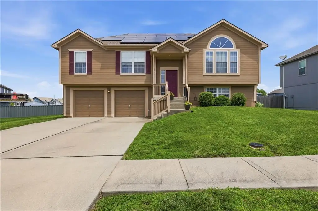 9712 E 222th Street, Peculiar, MO 64078 - #1
