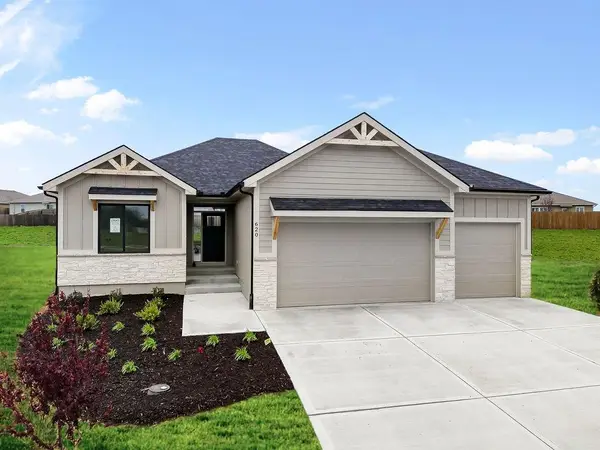 7904 SE Hoot Owl Street, Blue Springs, MO 64014