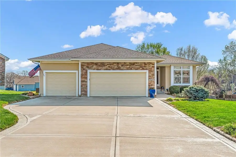 16657 Sandstone Circle, Basehor, KS 66007 - #2
