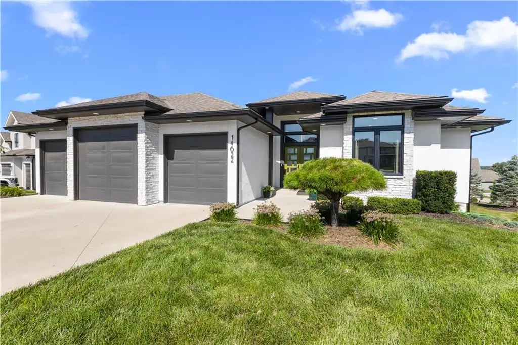 14622 Thousand Oaks Place Place, Parkville, MO 64152 - #1