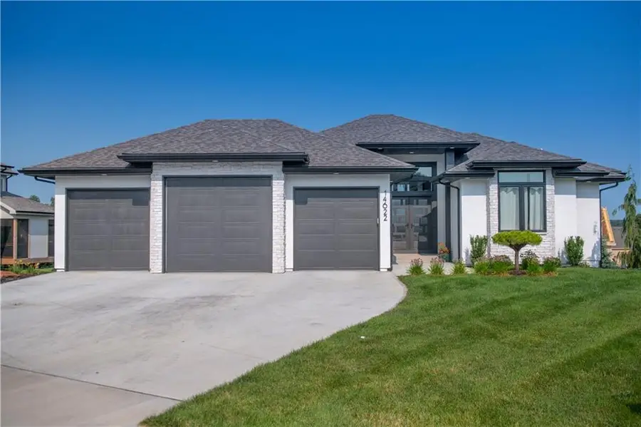 14622 Thousand Oaks Place Place, Parkville, MO 64152 - #2